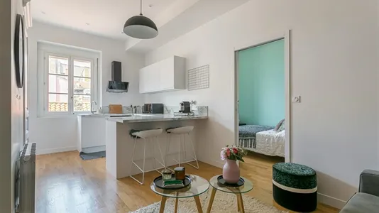 Apartments in Lyon - photo 3