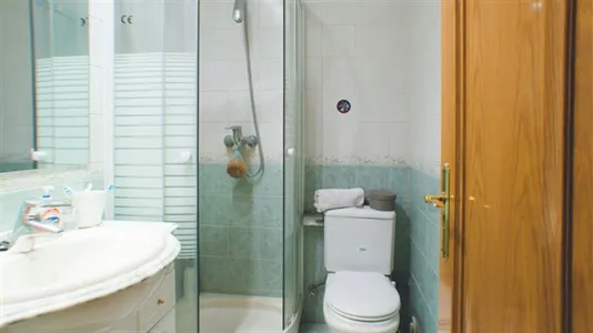 Rooms in Madrid Centro - photo 10