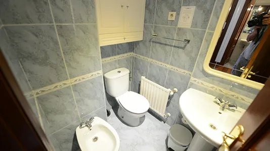 Rooms in Bilbao - photo 10