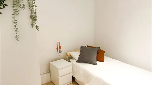 Rooms in Barcelona Ciutat Vella - photo 2