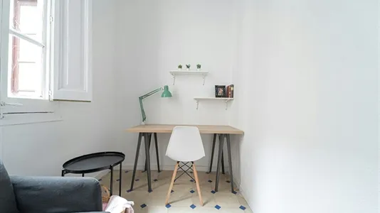 Rooms in Barcelona Ciutat Vella - photo 4