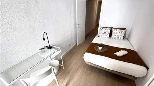 Rooms in el Camí de Vera - photo 5