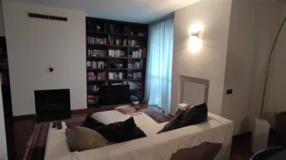 Room for rent in Barni, Lombardia