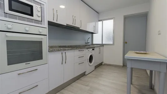 Rooms in Málaga - photo 7