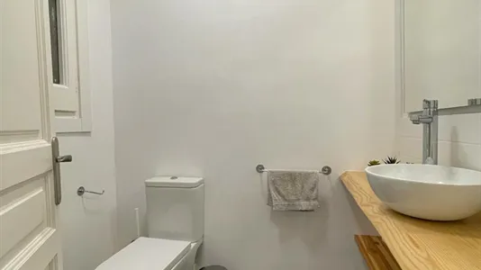 Rooms in Barcelona Eixample - photo 8