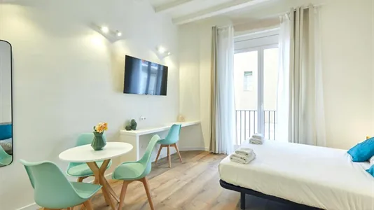 Apartments in Barcelona Ciutat Vella - photo 2
