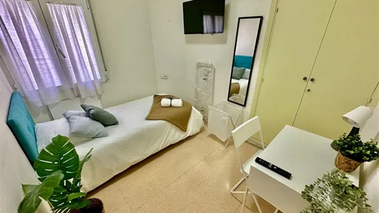 Rooms in Zaragoza - photo 2