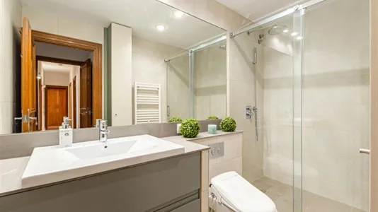 Rooms in Barcelona Eixample - photo 7