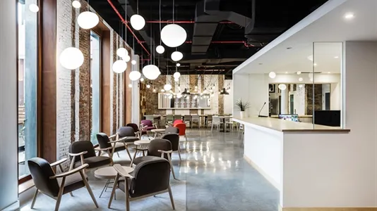 Rooms in Barcelona Ciutat Vella - photo 9