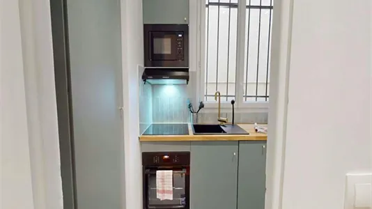 Rooms in Paris 8ème arrondissement - photo 6