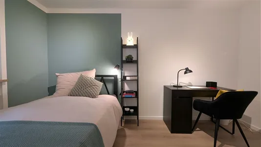 Rooms in Munich Moosach - photo 1