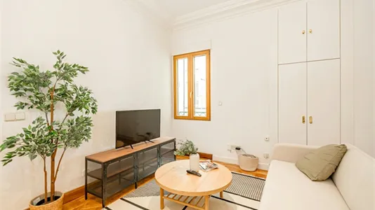 Rooms in Madrid Chamberí - photo 4