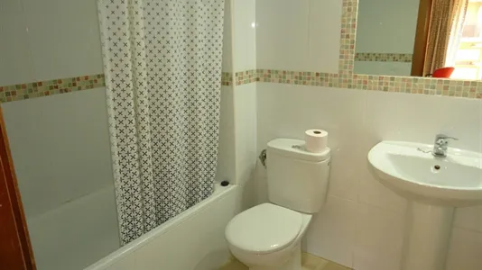 Rooms in Córdoba - photo 4