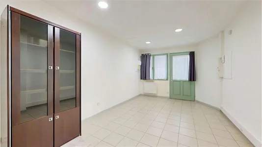 Apartments in Nîmes - photo 3