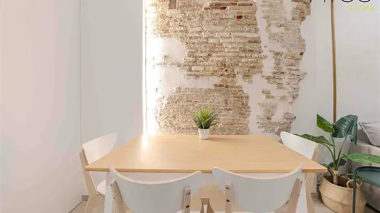 Apartments in Valencia Ciutat Vella - photo 4