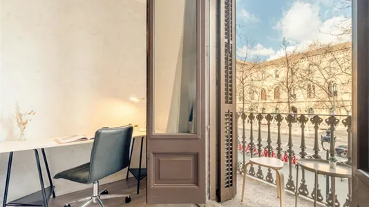 Rooms in Barcelona Eixample - photo 2