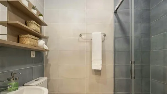 Rooms in Málaga - photo 5