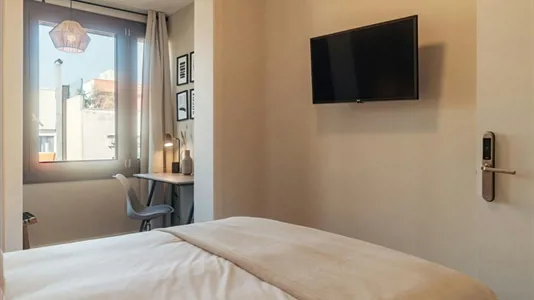 Rooms in Barcelona Ciutat Vella - photo 3