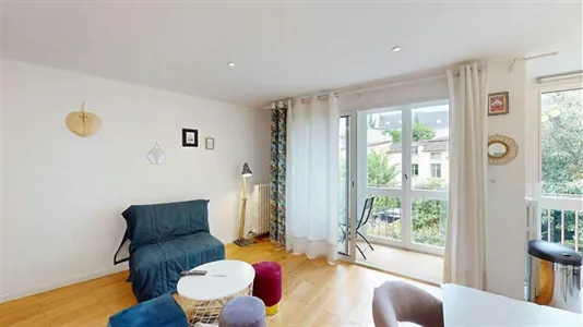Apartments in Poitiers - photo 2