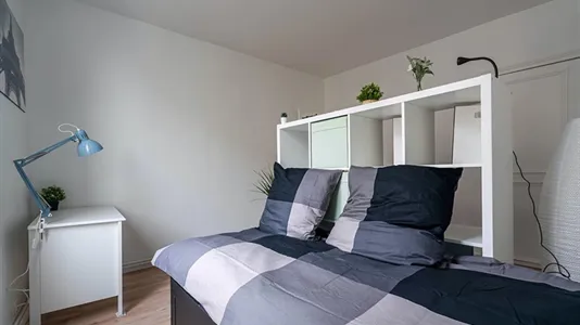 Apartments in Paris 20ème arrondissement - photo 5