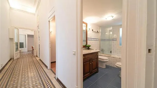 Rooms in Barcelona Eixample - photo 7