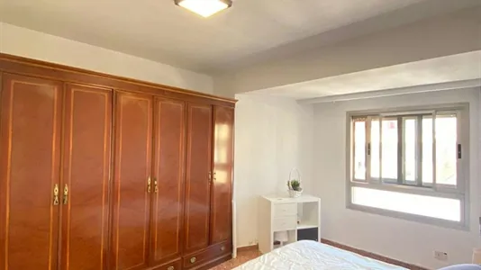 Rooms in la Fontsanta - photo 4