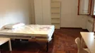 Room for rent, Roma Municipio VIII – Appia Antica, Rome, &lt;span class=&quot;blurred street&quot; onclick=&quot;ProcessAdRequest(7994961)&quot;&gt;&lt;span class=&quot;hint&quot;&gt;See streetname&lt;/span&gt;[xxxxxxxxxxxxx]&lt;/span&gt;