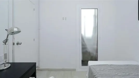 Rooms in Barcelona Eixample - photo 3