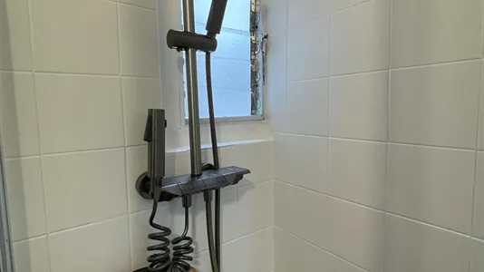 Rooms in Barcelona Eixample - photo 9