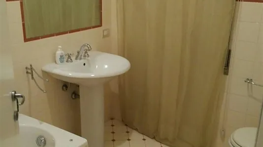 Rooms in Roma Municipio XIV – Monte Mario - photo 8
