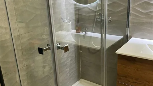 Rooms in Barcelona Eixample - photo 10