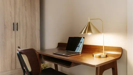 Rooms in Barcelona Ciutat Vella - photo 9