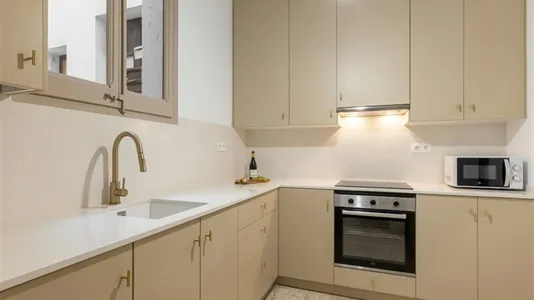 Rooms in Barcelona Ciutat Vella - photo 7