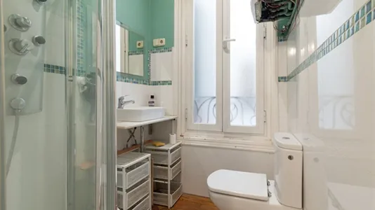 Rooms in Madrid Centro - photo 9