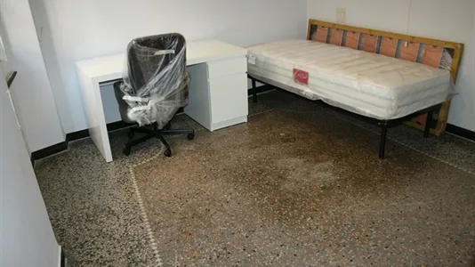 Rooms in Genoa - photo 3