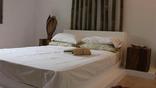 Houses in Loutraki-Agioi Theodoroi - photo 3