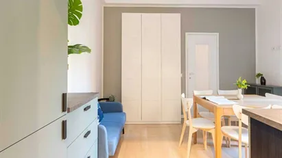 Room for rent in Milano Zona 6 - Barona, Lorenteggio, Milan