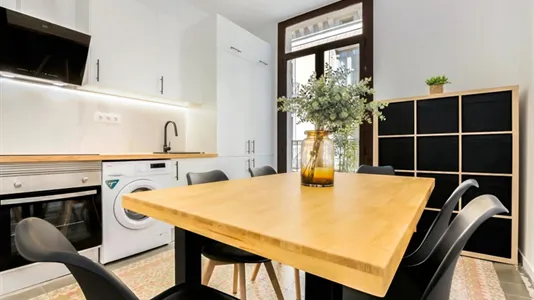 Rooms in Barcelona Ciutat Vella - photo 10