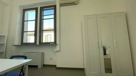 Rooms in Milano Zona 8 - Fiera, Gallaratese, Quarto Oggiaro - photo 2