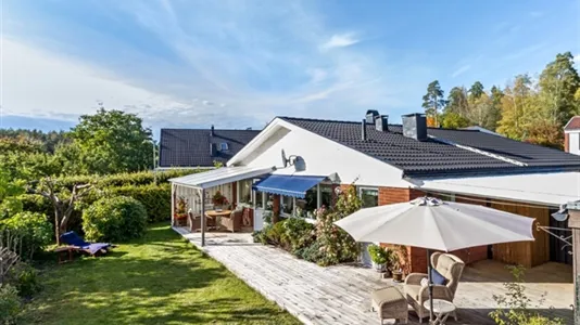Houses in Sigtuna - photo 1