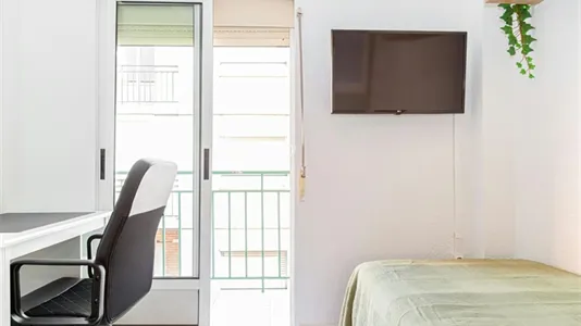 Houses in Zaragoza - photo 4