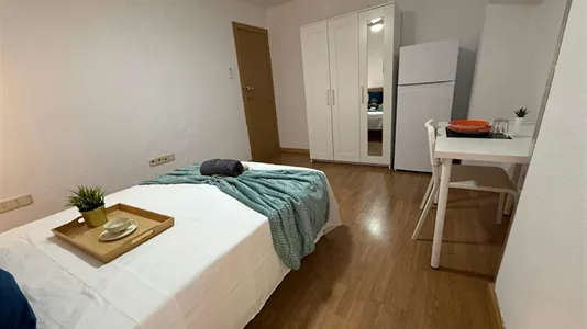 Rooms in Madrid Chamberí - photo 2