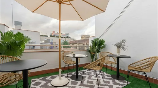 Rooms in Barcelona Ciutat Vella - photo 8