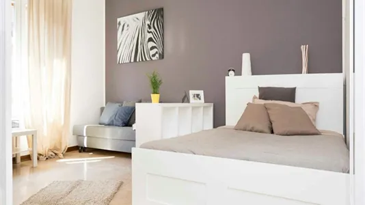 Rooms in Milano Zona 8 - Fiera, Gallaratese, Quarto Oggiaro - photo 2