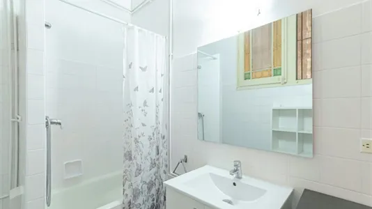 Rooms in Barcelona Eixample - photo 10