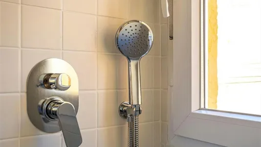 Rooms in Madrid Fuencarral-El Pardo - photo 10