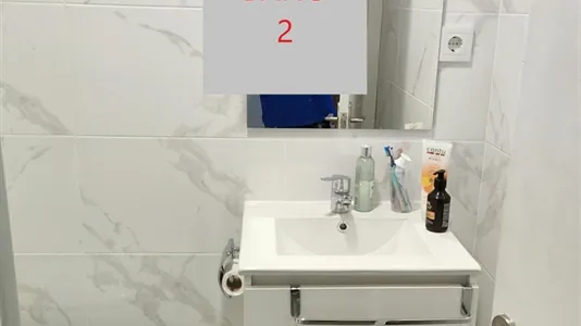 Rooms in Oviedo - photo 4