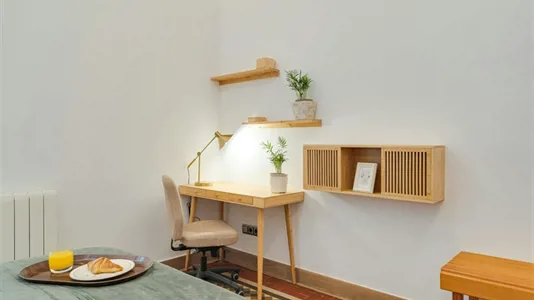 Rooms in Barcelona Eixample - photo 2