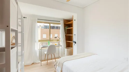 Rooms in Tavernes Blanques - photo 4