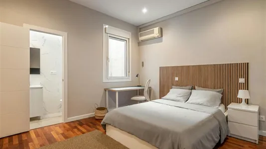 Rooms in Barcelona Eixample - photo 2